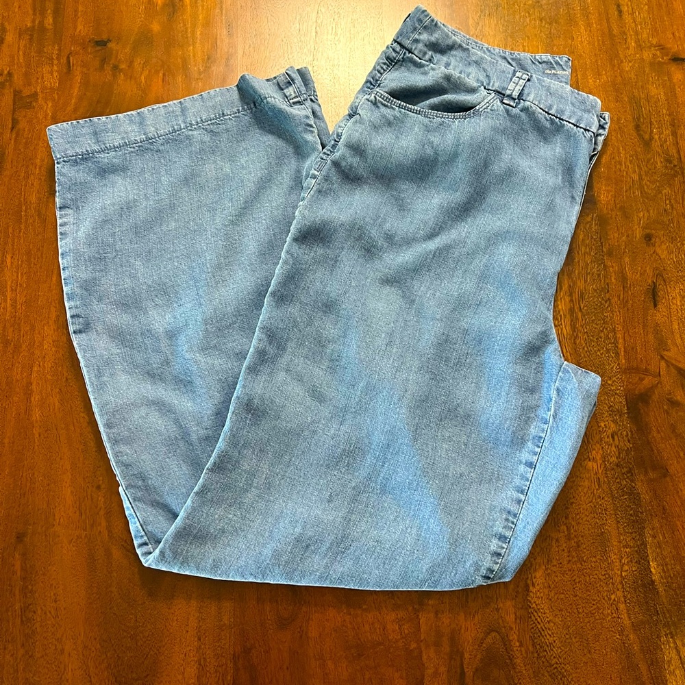 Chico’s Lightweight Platinum Trousers Hippy Jeans Size 1 or Sz 8